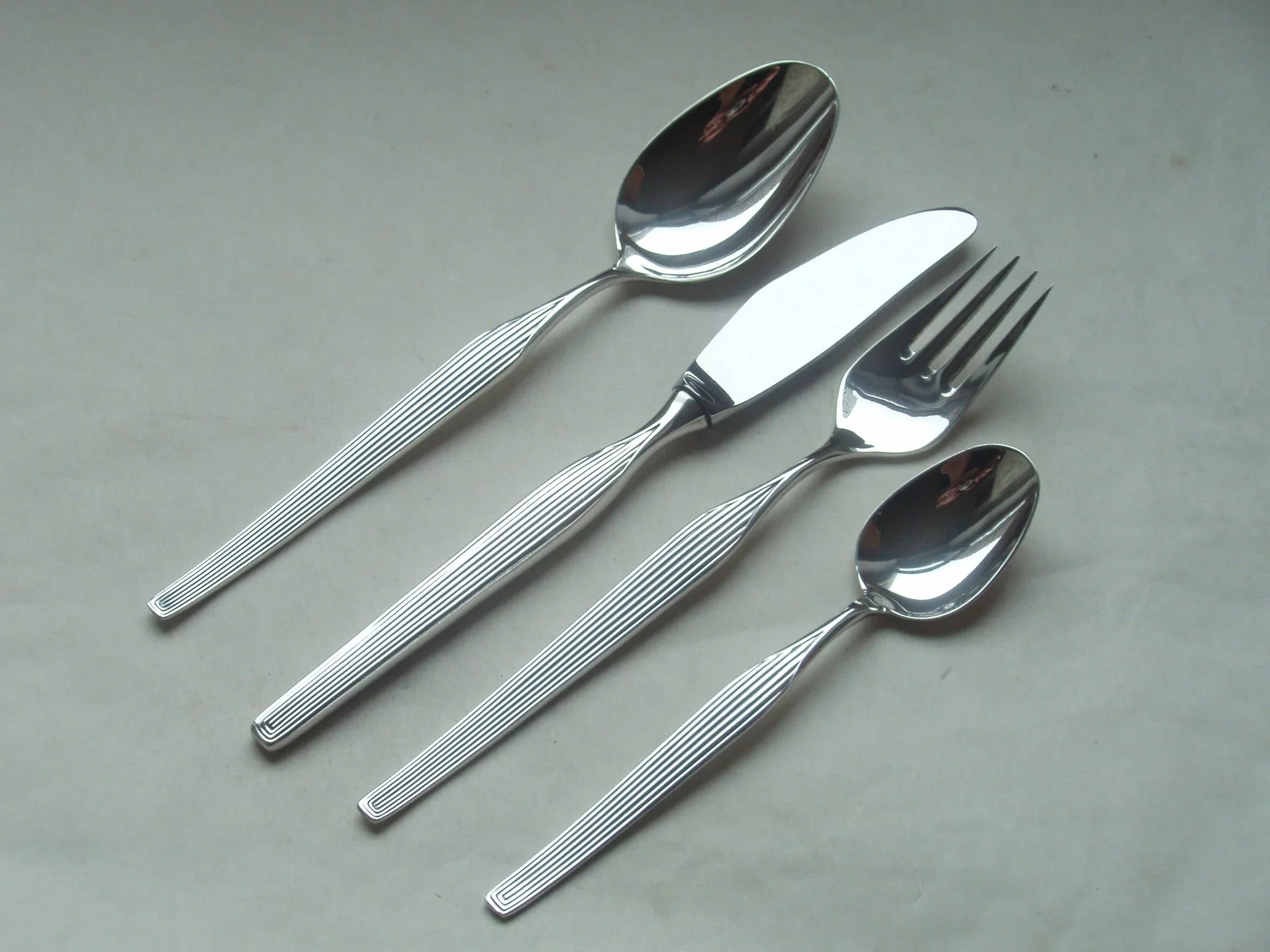 ZWILLING J.A. Henckels: Präzision und Design für Ihre Tafel